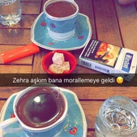 Foto tirada no(a) Doyumluk Cafe por Meral Karakoyun em 10/1/2016