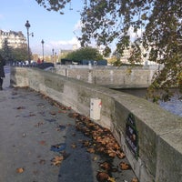 Photo taken at Pont de l&amp;#39;Archevêché by Leticia A. on 11/14/2021