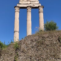 Photo taken at Temple of Castor and Pollux by Leticia A. on 7/5/2023