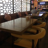 Foto scattata a Dubai Cafe Lounge Shisha da Ftm 🏹 il 7/5/2019