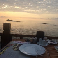 6/13/2015 tarihinde Kadir B.ziyaretçi tarafından Medcezir Restaurant'de çekilen fotoğraf