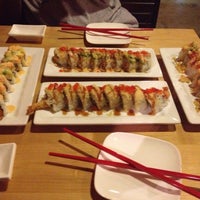 Foto diambil di Boathouse Sushi oleh Lindsay B. pada 11/26/2012