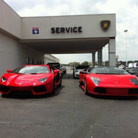 Снимок сделан в Lamborghini Houston пользователем Randy M. 5/1/2013