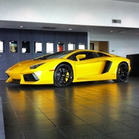 Снимок сделан в Lamborghini Houston пользователем Randy M. 3/22/2013