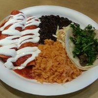 รูปภาพถ่ายที่ Cilantro Mexican Grill โดย Jill M. เมื่อ 2/18/2013