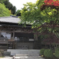 Photo taken at 竜河山 大渕寺 by 温泉 や. on 5/4/2021