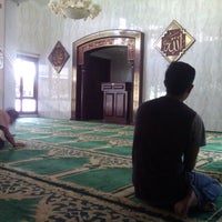 Photo taken at Masjid Al-Huda by Annas Z. on 5/14/2014