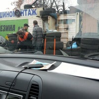 10/30/2012 tarihinde Илья М.ziyaretçi tarafından Шиномонтаж'de çekilen fotoğraf
