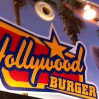 Foto tirada no(a) Hollywood Burger هوليوود برجر por Ammarisg em 1/12/2013