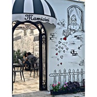 Foto tirada no(a) Mamicini Cafe por АZİN F. em 9/7/2020