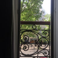 Foto diambil di Hôtel de la Porte Dorée oleh Izzat A. pada 5/21/2016