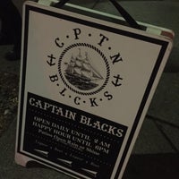 Foto tirada no(a) Captain Blacks por Matt K. em 9/15/2018