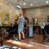 7/19/2013 tarihinde Evgen S.ziyaretçi tarafından Onda Hair &amp;amp; Beauty Salon'de çekilen fotoğraf