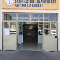 Photo taken at Dr. Binnaz Ege-Dr. Rıdvan Ege Anadolu Lisesi by Murat B. on 4/19/2018