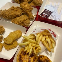 Photo taken at KFC by poupe0101 on 11/25/2021