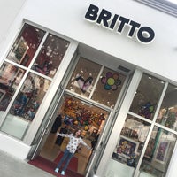Photo taken at Britto Central Gallery by Zucolotto J. on 1/16/2018