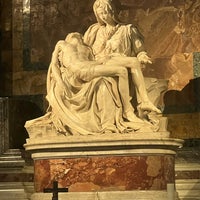 Photo taken at Pietà di Michelangelo by Wolney O. on 9/12/2022