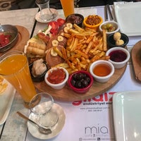 Foto diambil di Mia Cafe &amp;amp; Kitchen oleh saba a. pada 3/24/2019