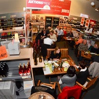 Foto scattata a Pieroth Wine Store da Pieroth Wine Store il 5/2/2015