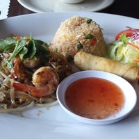 Photo taken at Sib Song Thai Restaurant | ORDER FOOD ONLINE by Jeanette H. on 4/2/2014