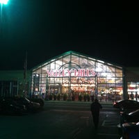 Das Foto wurde bei Valley Hills Mall von Brandon G. am 11/1/2012 aufgenommen