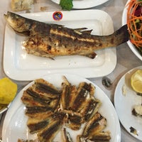 Foto scattata a Ayabakan Balık ve Pişirme Evi da Ghazal S. il 12/5/2015