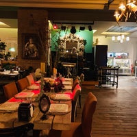 รูปภาพถ่ายที่ Denizatı Restaurant &amp; Bar โดย Michelle C. เมื่อ 12/26/2019