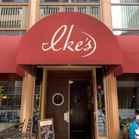 Photo taken at Ike&amp;#39;s Food &amp;amp; Cocktails by Wm B. on 6/14/2019