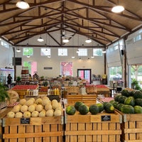 รูปภาพถ่ายที่ Smith Farm Market โดย Wm B. เมื่อ 5/23/2022
