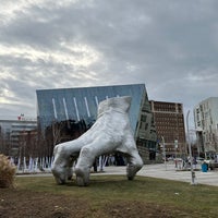 รูปภาพถ่ายที่ Museum of Contemporary Art Cleveland โดย Wm B. เมื่อ 12/30/2022