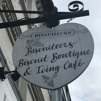 Photo taken at Biscuiteers Boutique by Jacques on 12/30/2017