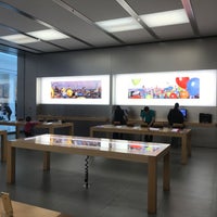 Photo taken at Apple Bromley by Jacques on 4/14/2017