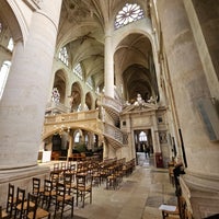 Photo taken at Église Saint-Étienne-du-Mont by Маришечка Л. on 4/3/2024