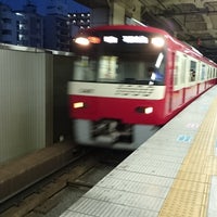 Photo taken at Keikyū Kamata Station (KK11) by Toshi Y. on 8/5/2017