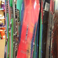 รูปภาพถ่ายที่ Alpine Ski Shop โดย Dan G. เมื่อ 12/30/2012