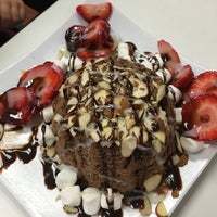 Vampire Penguin - Ice Cream Parlor