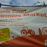 Photo taken at Earl&#39;s Court Farmers&#39; Market by Joy L. on 7/17/2016