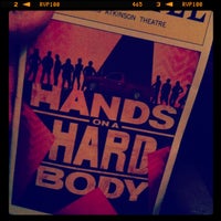 รูปภาพถ่ายที่ &amp;quot;HANDS ON A HARDBODY&amp;quot; on Broadway โดย David N. เมื่อ 4/13/2013