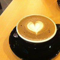 Photo taken at Top Brew Coffee Bar by ᴡ W. on 10/14/2012