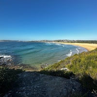 Photo taken at North Curl Curl Beach by Léon D. on 2/12/2024