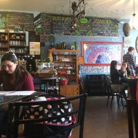 2/25/2017 tarihinde Kyle C.ziyaretçi tarafından Blu Elefant Café'de çekilen fotoğraf
