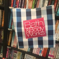 Photo taken at Bath &amp;amp; Body Works by 0411 on 7/29/2020