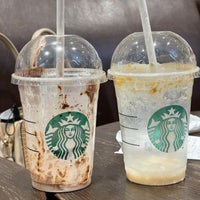 Foto tirada no(a) Starbucks por Princess D. em 6/18/2022