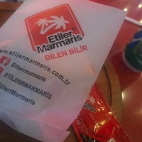 Photo taken at Etiler Marmaris Büfe by Zum T. on 8/23/2018