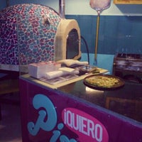 5/6/2015 tarihinde Quiero Pizzaziyaretçi tarafından Quiero Pizza'de çekilen fotoğraf