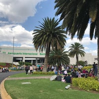 Foto diambil di Aeropuerto Internacional Benito Juárez Ciudad de México (MEX) oleh Adlemi S. pada 9/19/2017