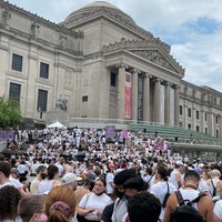 Photo taken at Brooklyn Museum - Plaza by Globetrottergirls D. on 6/13/2021