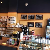 10/7/2018 tarihinde Charles S.ziyaretçi tarafından Northern Light Espresso Bar &amp;amp; Cafe'de çekilen fotoğraf