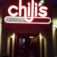 รูปภาพถ่ายที่ Chili&amp;#39;s Grill &amp;amp; Bar โดย Henry F. เมื่อ 8/24/2013
