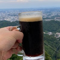 Photo taken at Mt. Takao Beer Mount by よっしー on 7/6/2023